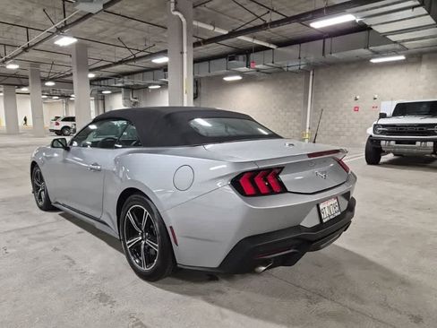 Used 2025 Ford Mustang Convertible RWD image 7