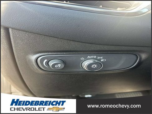 Used 2019 Chevrolet Equinox LS AWD/4WD image 25