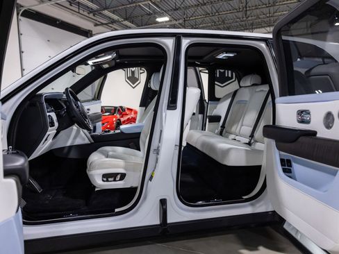 Used 2019 Rolls-Royce Cullinan image 30