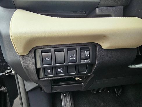 Used 2019 Subaru Ascent Limited AWD/4WD image 17