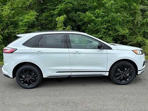 New 2024 Ford Edge SE w/ Black Appearance Package image 5