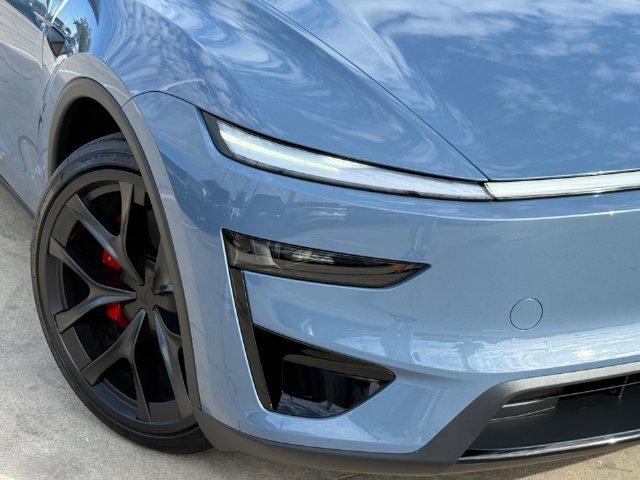 Used 2026 Tesla Model Y Performance AWD/4WD image 4