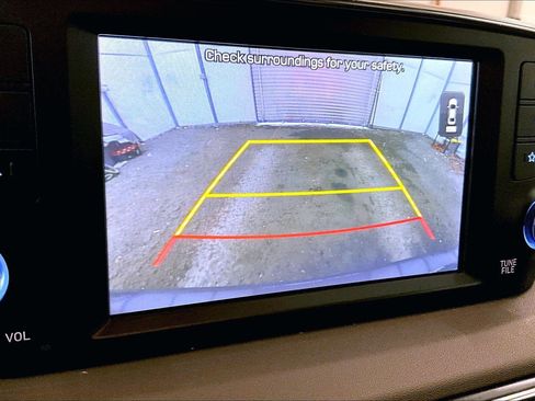 Used 2019 Hyundai Santa Fe SE image 20