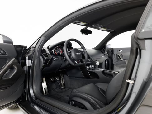 Used 2011 Audi R8 V10 AWD/4WD image 13