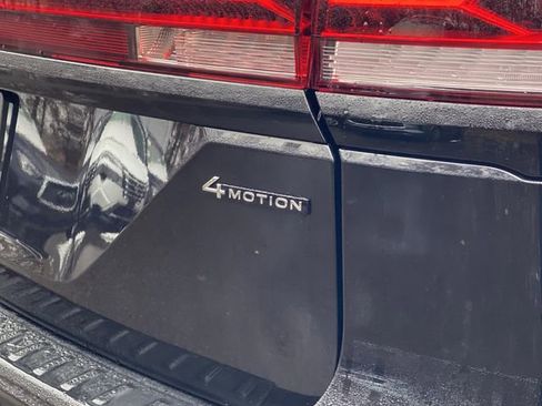 Used 2024 Volkswagen Atlas Peak Edition SEL image 35