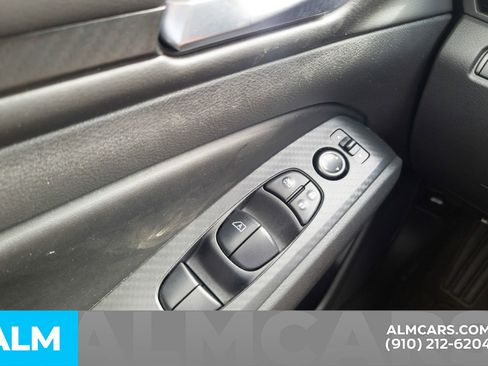 Used 2025 Nissan Altima 2.5 SV FWD image 17
