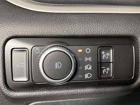 Used 2023 Ford Explorer XLT w/ Equipment Group 202A AWD/4WD image 13