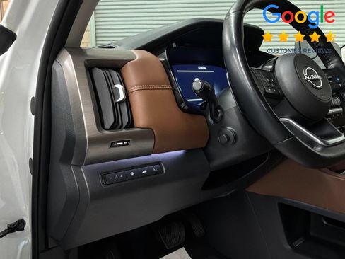 Used 2024 Nissan Pathfinder Platinum FWD image 23