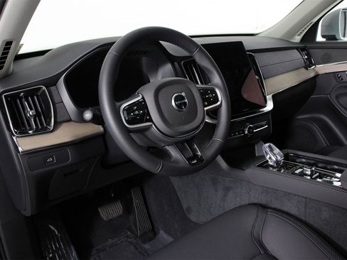 Used 2026 Volvo XC90 B6 Plus image 14