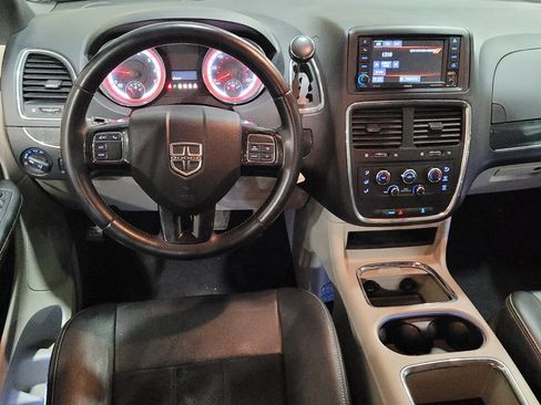 Used 2018 Dodge Grand Caravan SXT image 22