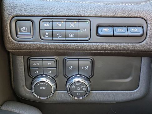 Used 2022 GMC Yukon Denali image 16