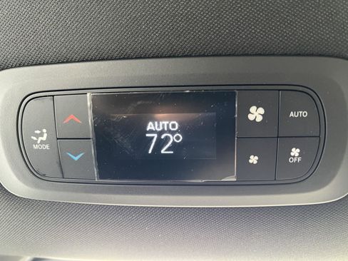 New 2026 Chrysler Pacifica Select image 38