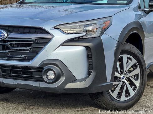 Used 2024 Subaru Outback Premium image 3