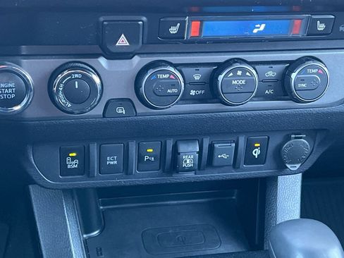 Used 2020 Toyota Tacoma image 17