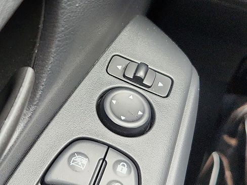 Certified 2025 Nissan Kicks Play S FWD image 25
