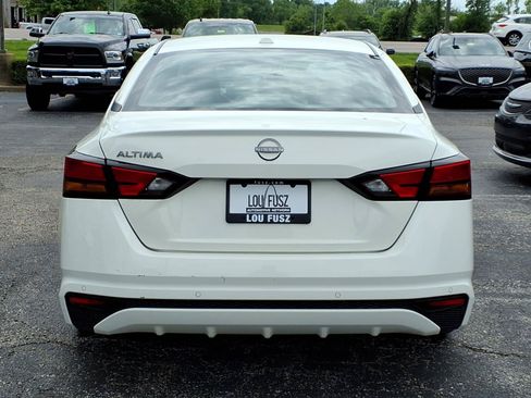 Used 2025 Nissan Altima 2.5 SV FWD image 30