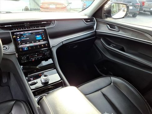 Used 2023 Jeep Grand Cherokee L Limited image 14