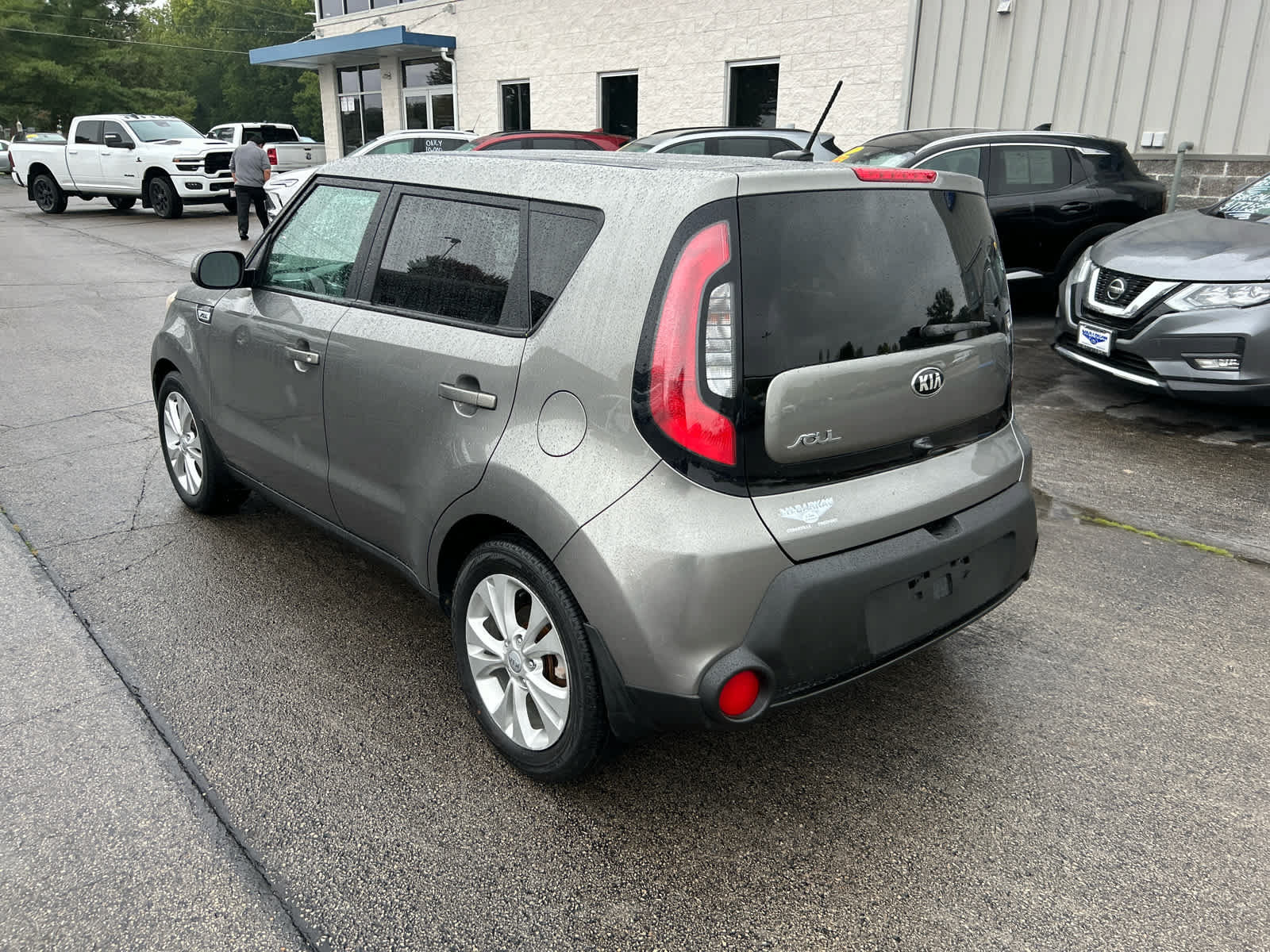 Used 2015 Kia Soul + FWD image 5