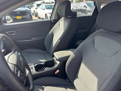 Used 2025 Kia K4 FWD image 31