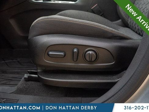 Used 2024 Chevrolet Equinox LT w/ LPO, Floor Liner Package FWD image 17