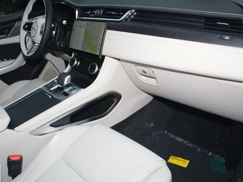 New 2026 Jaguar F-PACE R-Dynamic S image 24