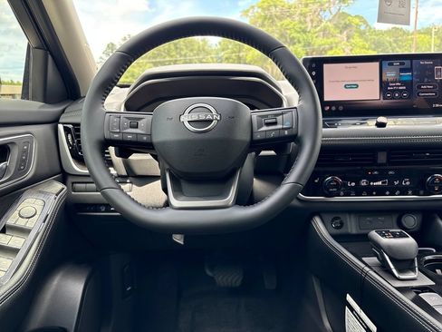 New 2026 Nissan Rogue Platinum w/ Platinum Premium Package AWD/4WD image 14