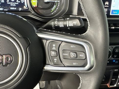 Certified 2025 Jeep Wrangler Unlimited Sahara AWD/4WD image 14