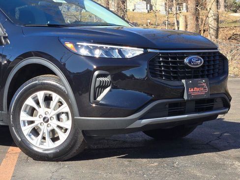 Used 2025 Ford Escape Active image 2