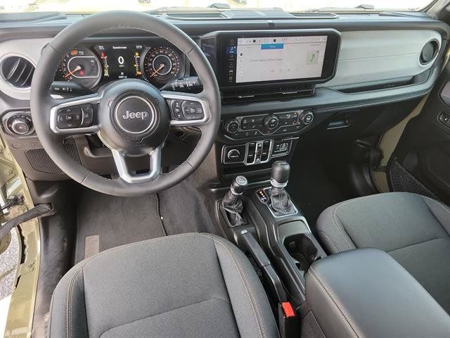 Used 2026 Jeep Wrangler Unlimited Sahara AWD/4WD image 14