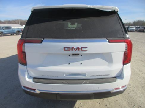 New 2026 GMC Yukon Elevation image 5