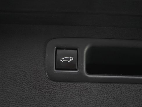 Used 2025 Toyota Highlander XSE AWD/4WD image 19