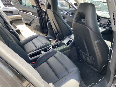 Used 2015 Porsche Panamera S RWD image 18