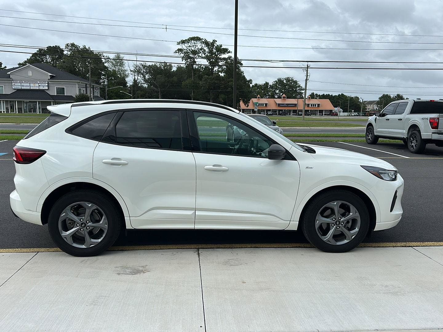 Used 2023 Ford Escape ST-Line w/ Equipment Group 301A FWD image 4