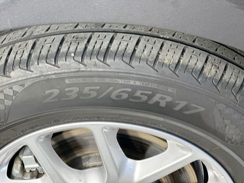Used 2023 Chrysler Pacifica Touring-L FWD image 32