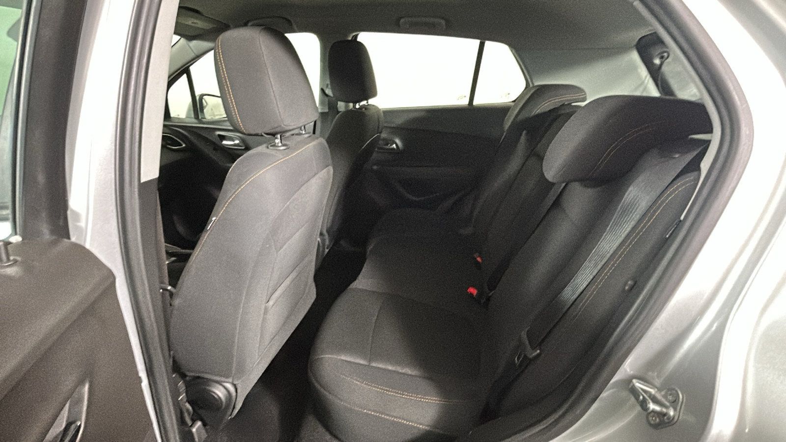 Used 2018 Chevrolet Trax LS FWD image 27
