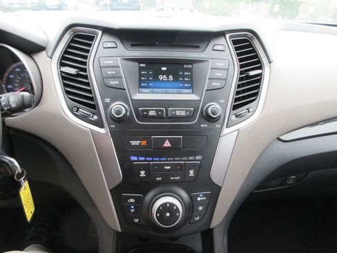 Used 2015 Hyundai Santa Fe GLS image 31