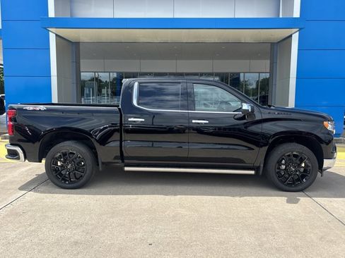 New 2026 Chevrolet Silverado 1500 LTZ w/ LTZ Premium Package AWD/4WD image 2