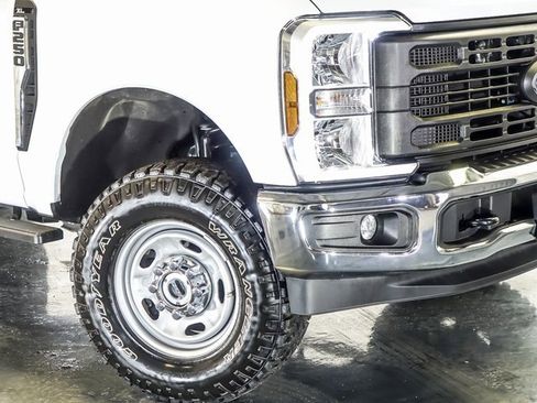 Used 2024 Ford F250 XL w/ 360-Degree Camera Package image 4