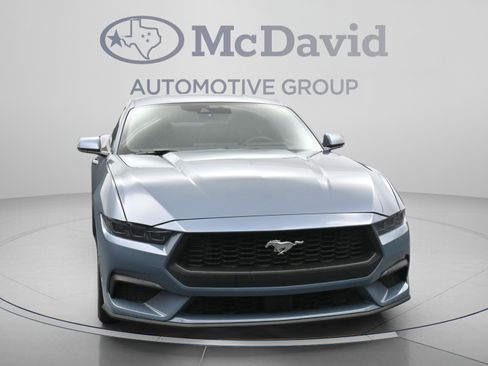 Used 2025 Ford Mustang Coupe RWD image 2