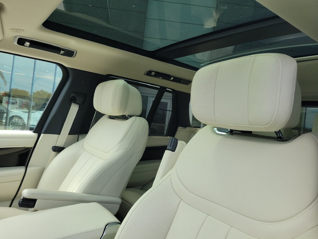 New 2026 Land Rover Range Rover Autobiography AWD/4WD image 26