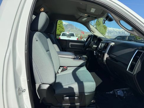Used 2019 RAM 1500 Classic SLT image 26