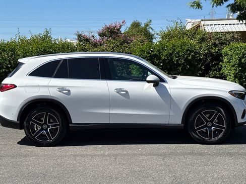 New 2026 Mercedes-Benz GLC 300 image 2