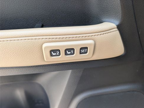 Used 2018 Toyota 4Runner Limited AWD/4WD image 21