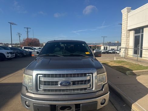 Used 2013 Ford F150 XLT w/ XLT Chrome Pkg image 2