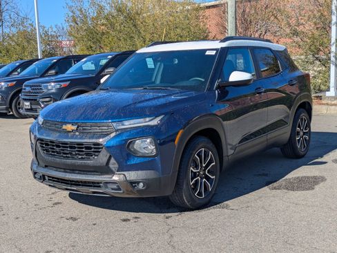 Used 2023 Chevrolet TrailBlazer ACTIV w/ Sun and Liftgate Package image 8