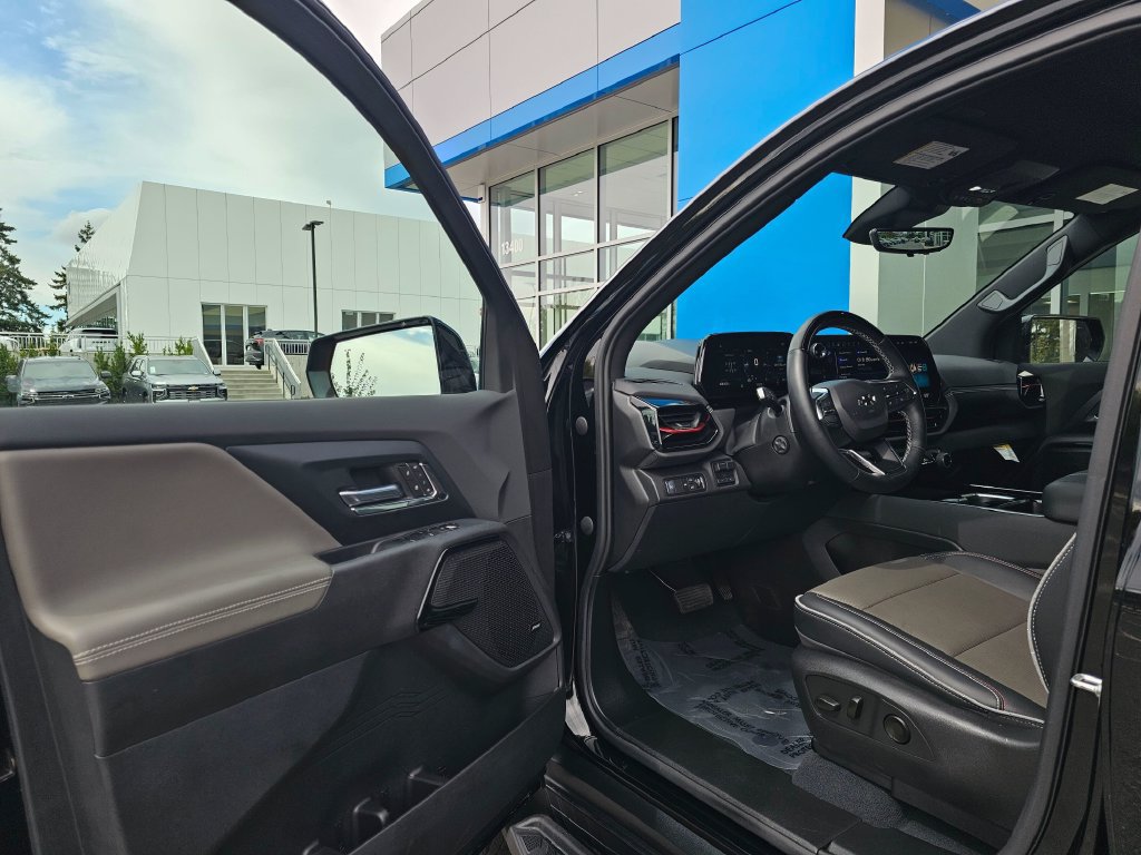 Used 2026 Chevrolet Silverado EV Trail Boss AWD/4WD image 24