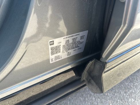 Used 2025 Buick Envista Sport Touring image 28