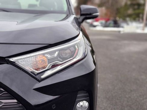 Used 2020 Toyota RAV4 Limited image 10