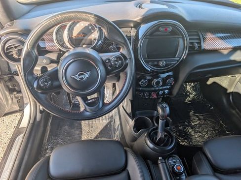 Used 2019 MINI Cooper S image 9