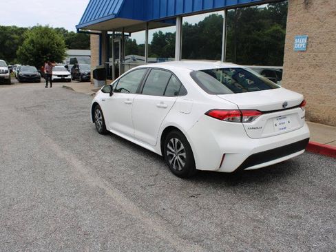 Used 2021 Toyota Corolla LE FWD image 4